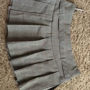Chic Gray Checkered Mini Skirk